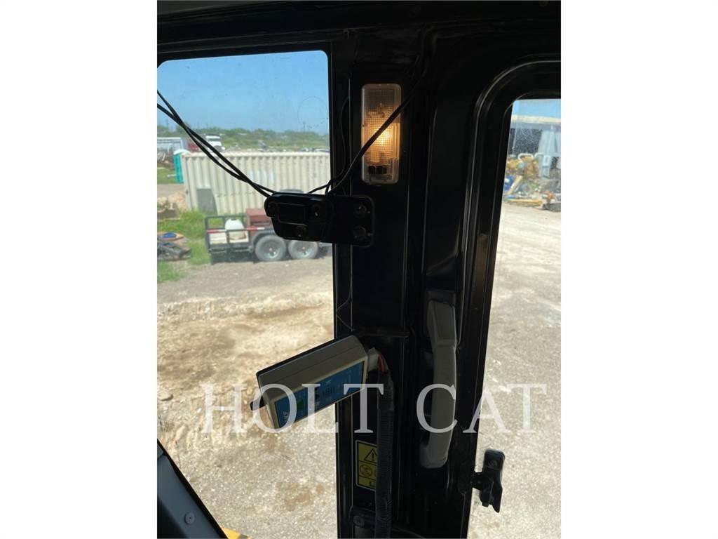 CAT 374FL Lánctalpas kotrók