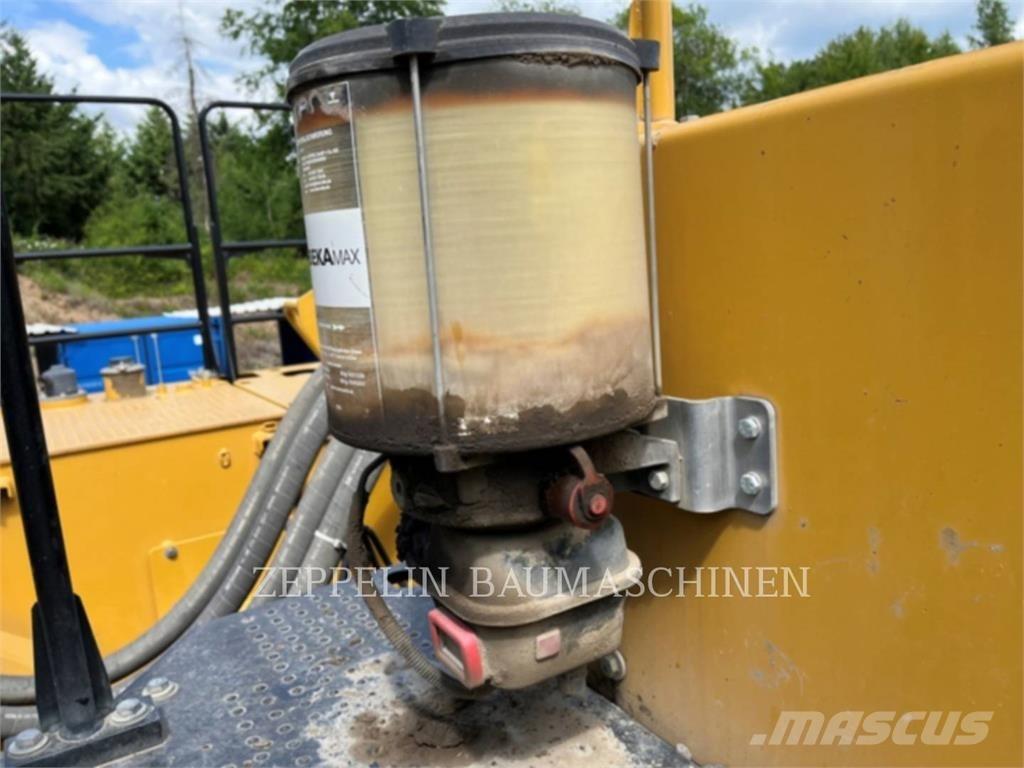 CAT 374FL Lánctalpas kotrók
