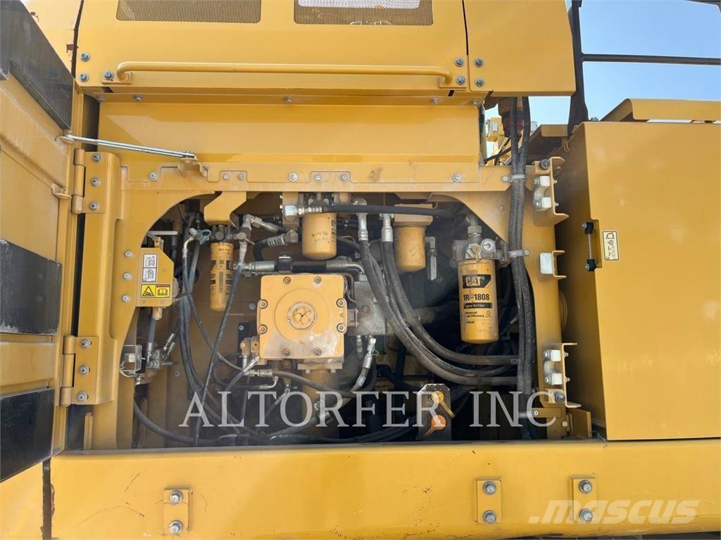 CAT 374FL Lánctalpas kotrók