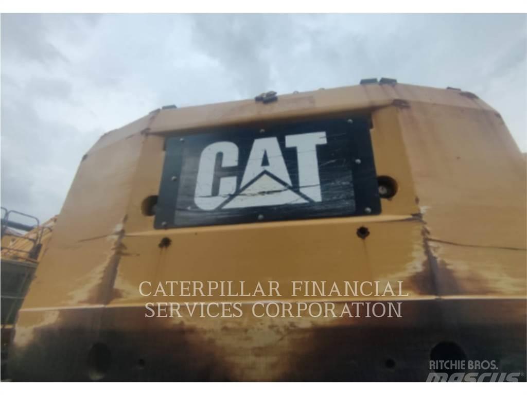 CAT 390F Lánctalpas kotrók