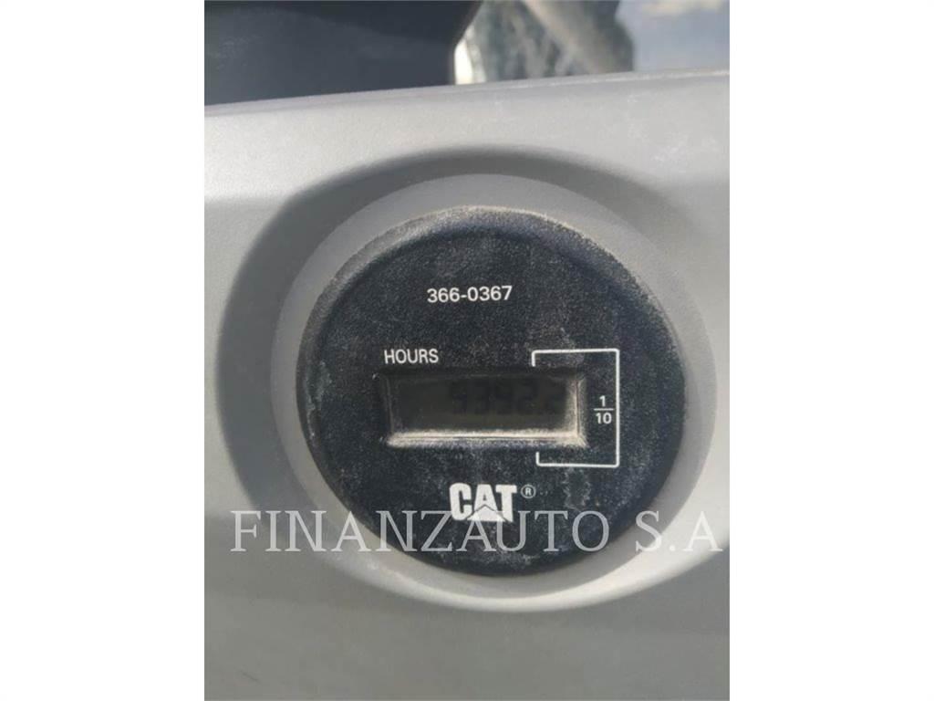 CAT 390F Lánctalpas kotrók