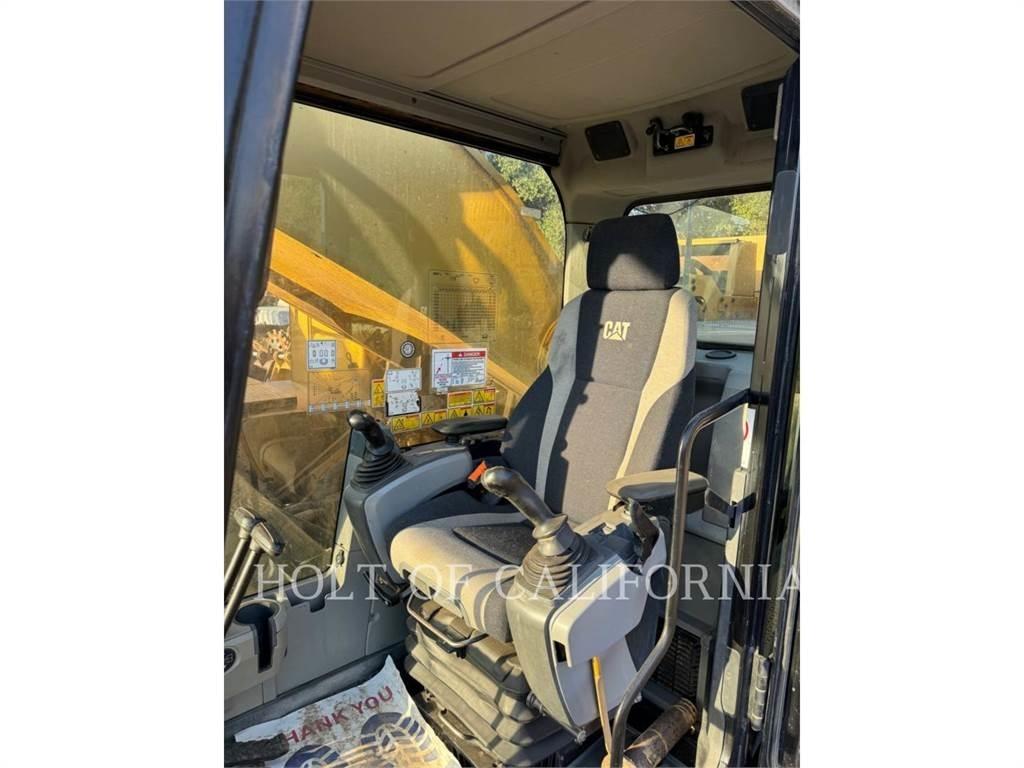 CAT 390FL Lánctalpas kotrók