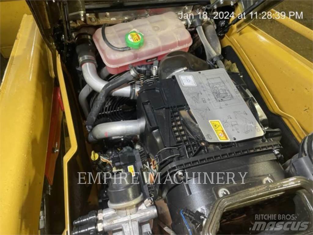 CAT 415F2 IL Gumikerekes homlokrakodók