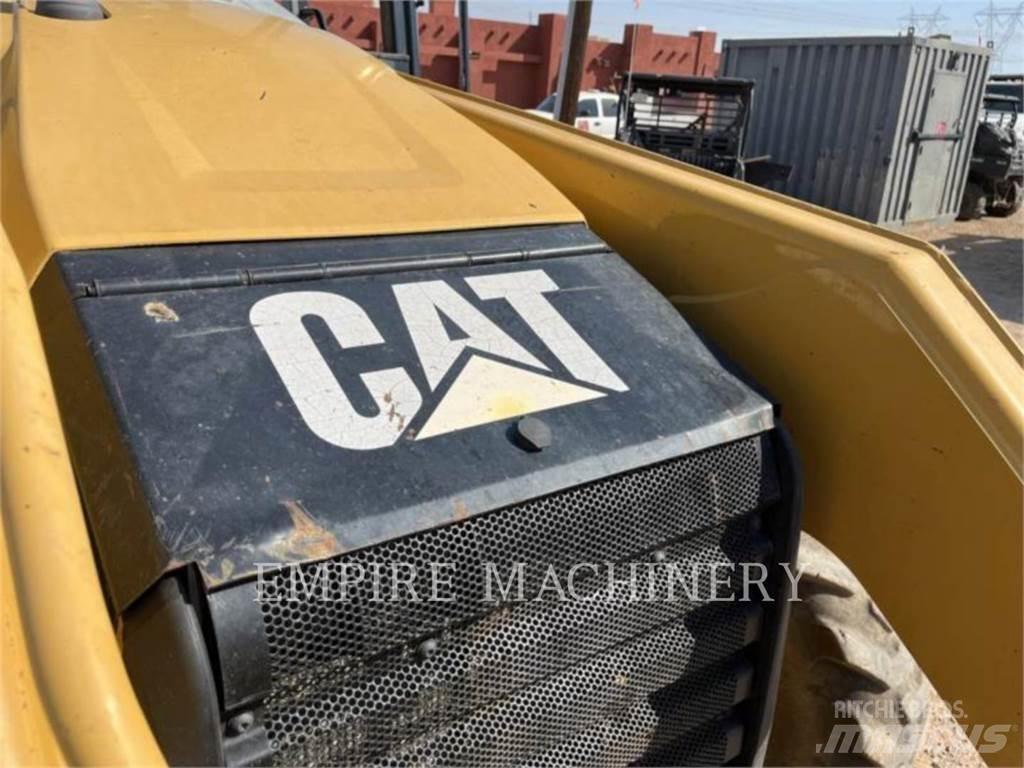 CAT 415F2 IL Gumikerekes homlokrakodók