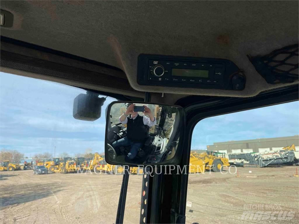 CAT 440 Kotrórakodók