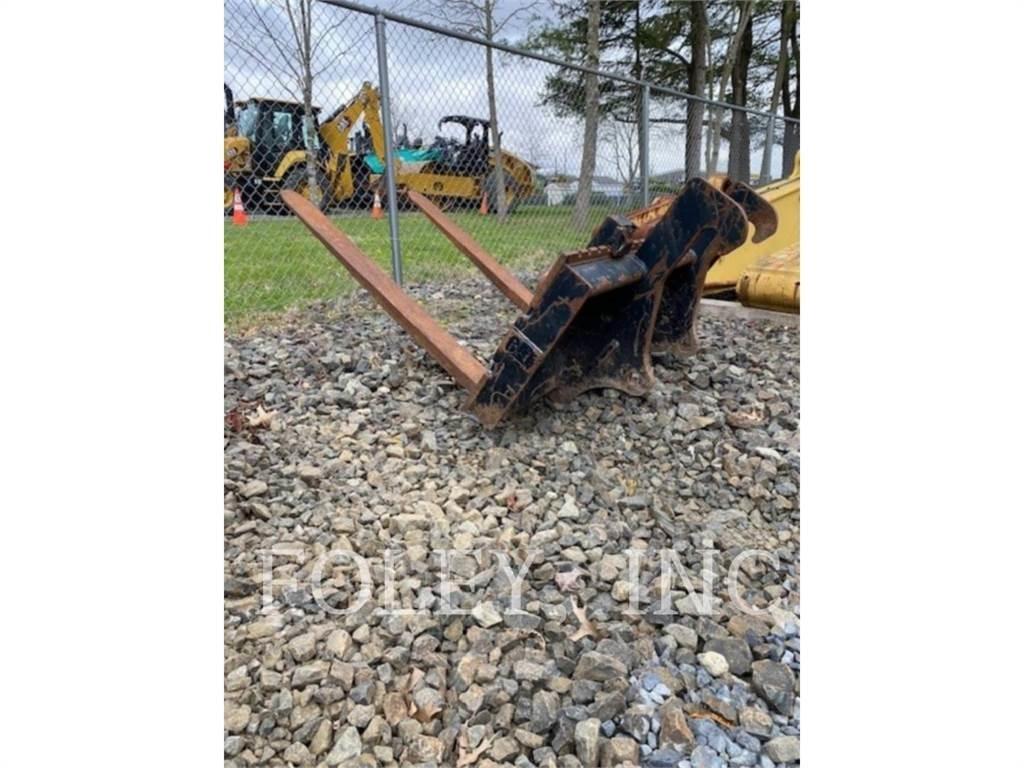 CAT 48 PALLET FORKS Villák