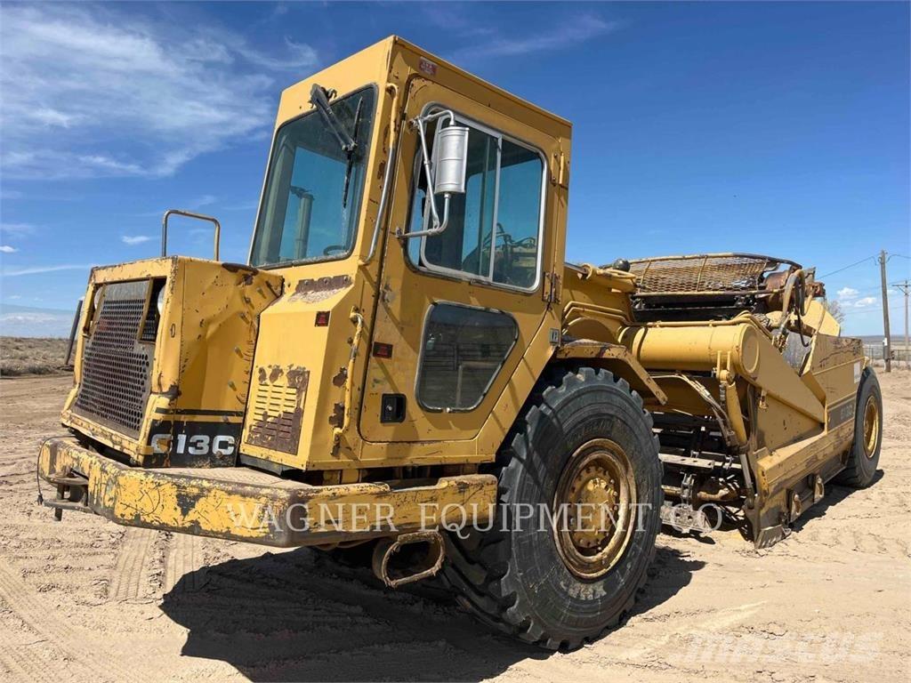 CAT 613C Földnyesők (szkréperek)