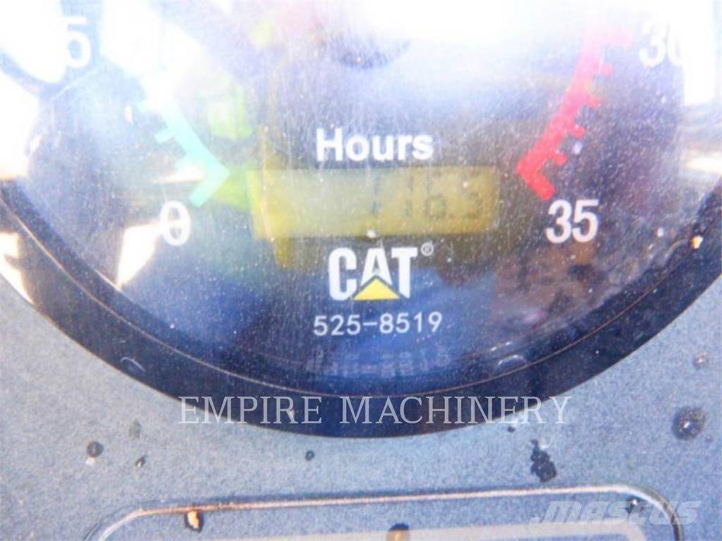 CAT 613C Földnyesők (szkréperek)