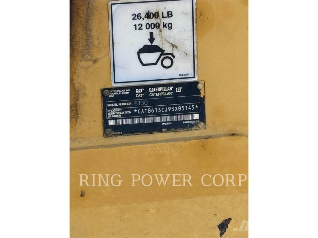 CAT 613C Földnyesők (szkréperek)