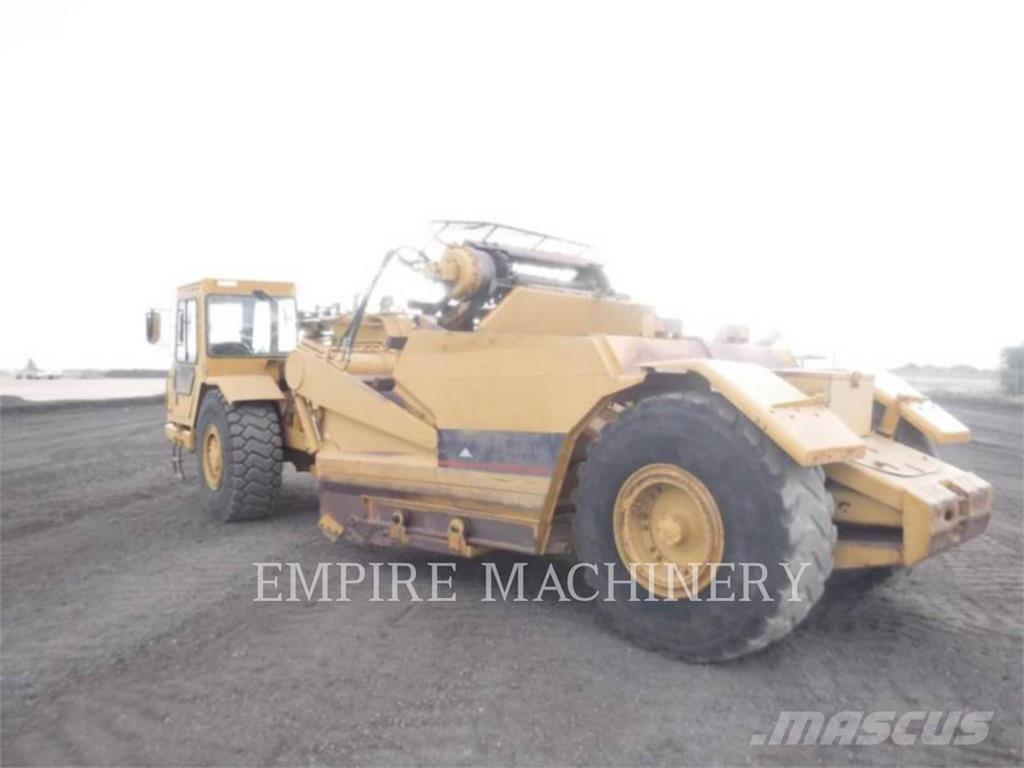 CAT 613C Földnyesők (szkréperek)