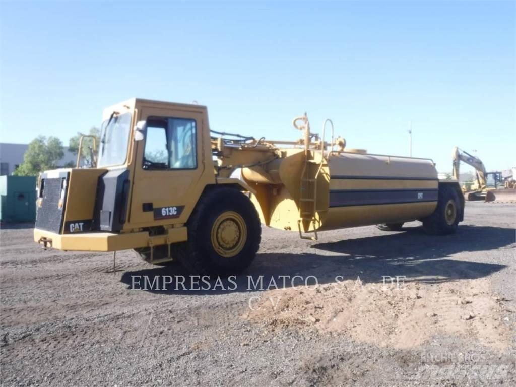 CAT 613C Vízszállító teherautók