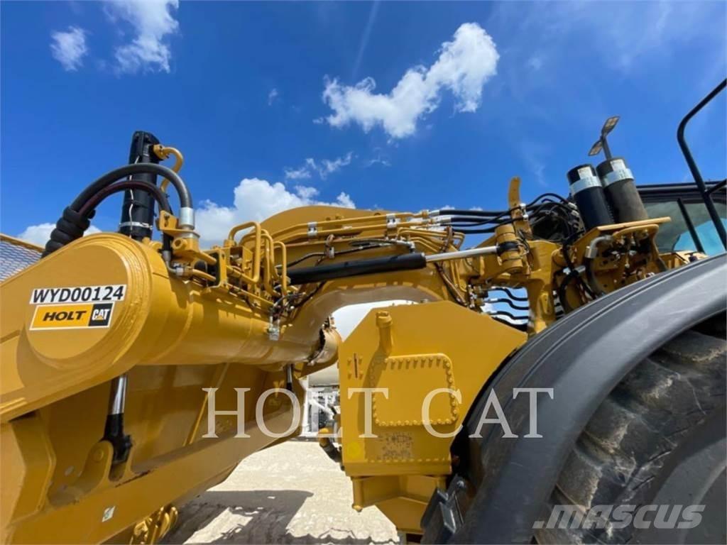 CAT 621 Földnyesők (szkréperek)