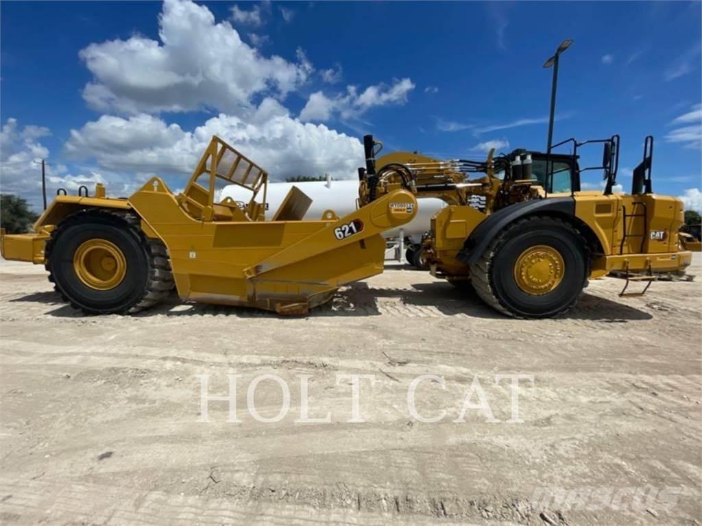 CAT 621 Földnyesők (szkréperek)