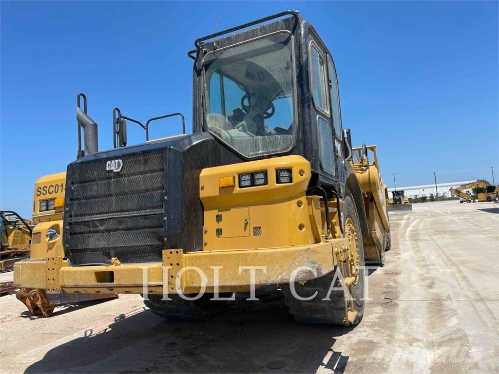 CAT 621 Földnyesők (szkréperek)