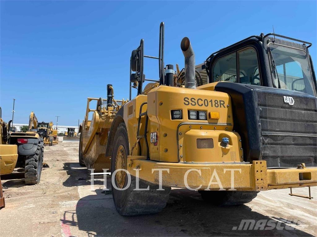 CAT 621 Földnyesők (szkréperek)