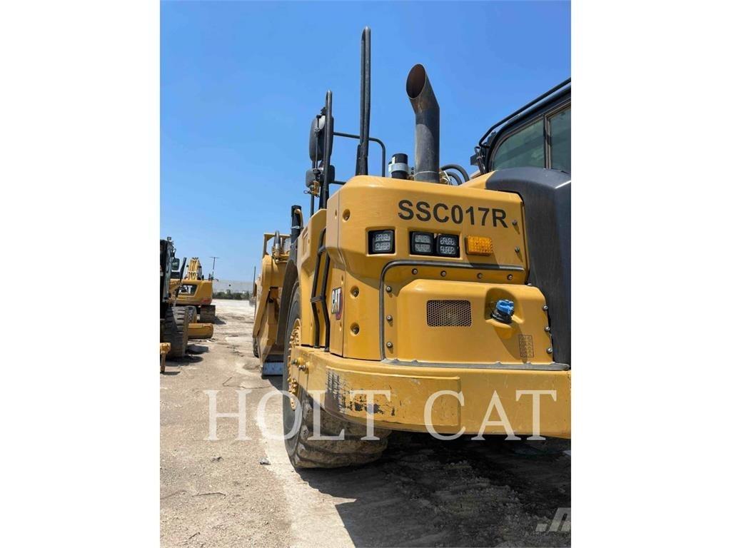 CAT 621 Földnyesők (szkréperek)