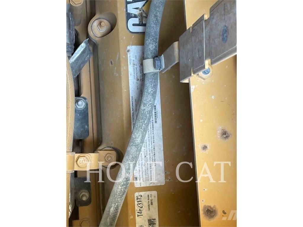 CAT 621 Földnyesők (szkréperek)