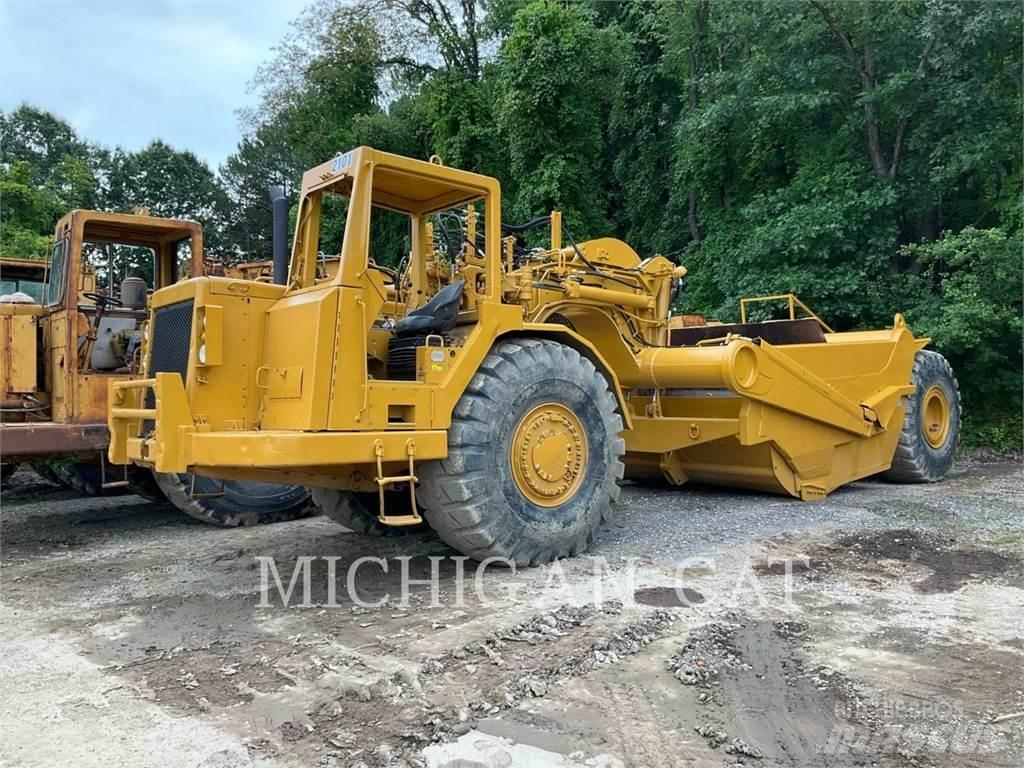 CAT 621E Földnyesők (szkréperek)