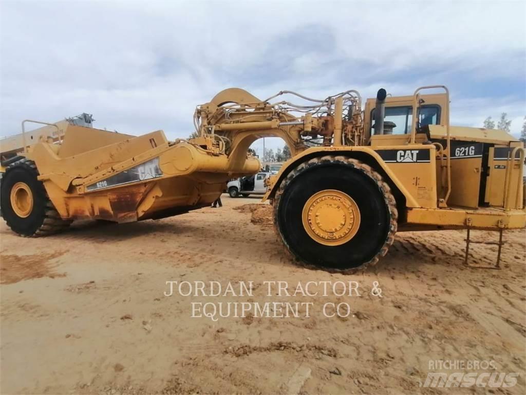 CAT 621G Földnyesők (szkréperek)