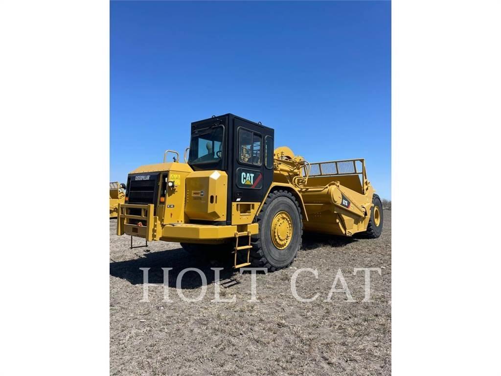 CAT 621G Földnyesők (szkréperek)
