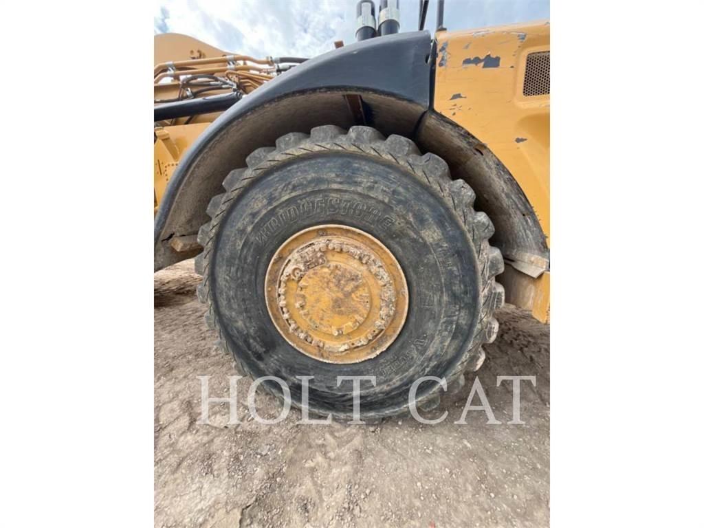 CAT 621K Földnyesők (szkréperek)