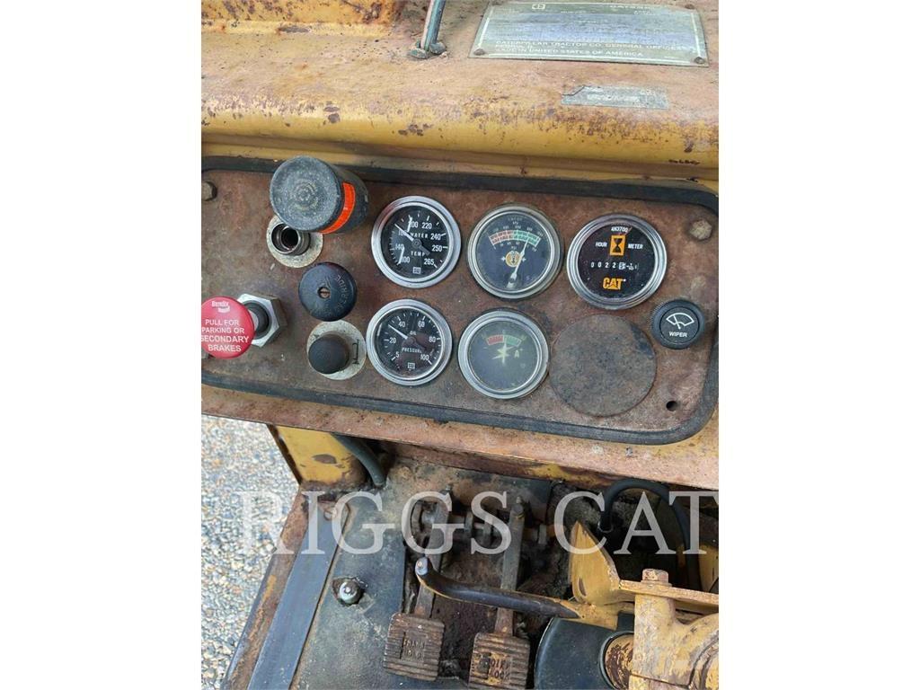 CAT 623B Földnyesők (szkréperek)