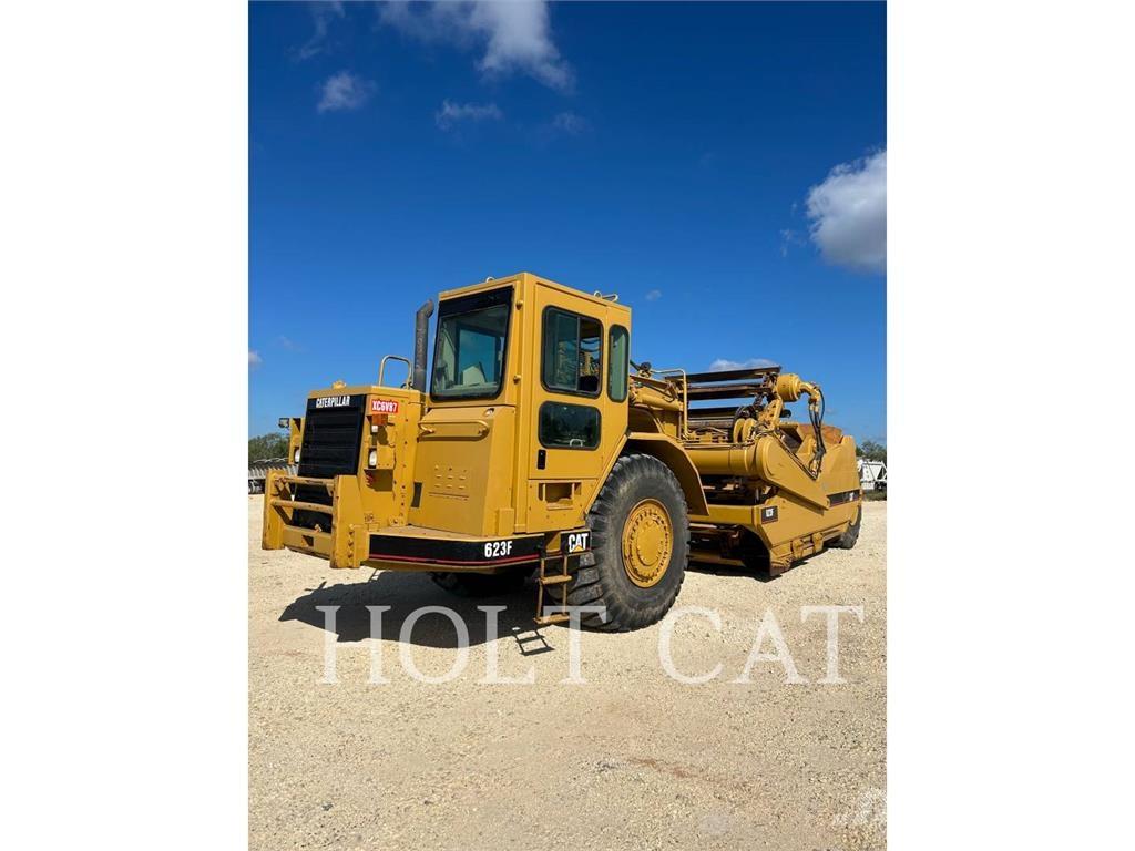 CAT 623F Földnyesők (szkréperek)
