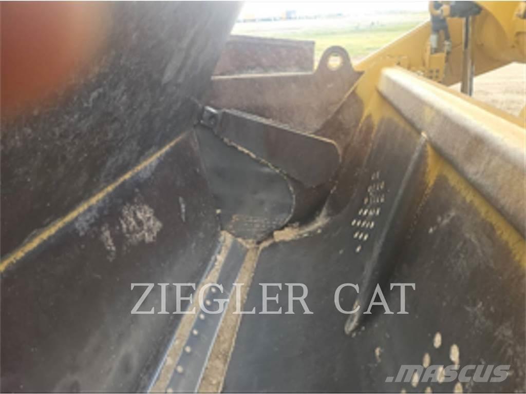 CAT 627K Földnyesők (szkréperek)