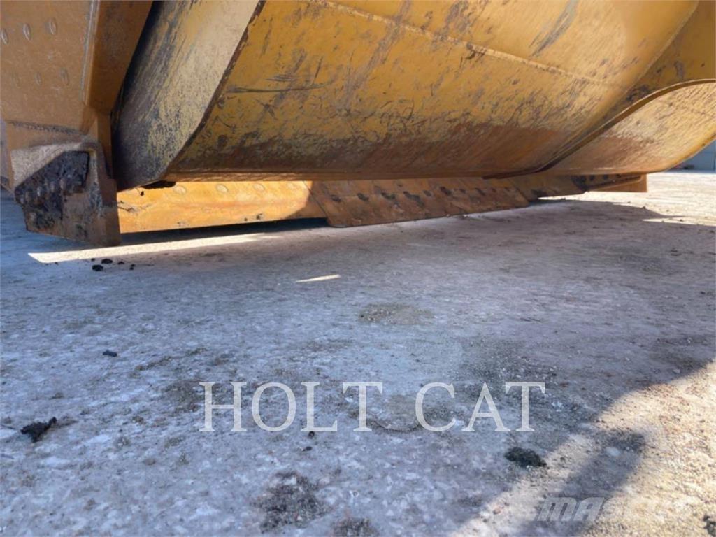 CAT 631 Földnyesők (szkréperek)