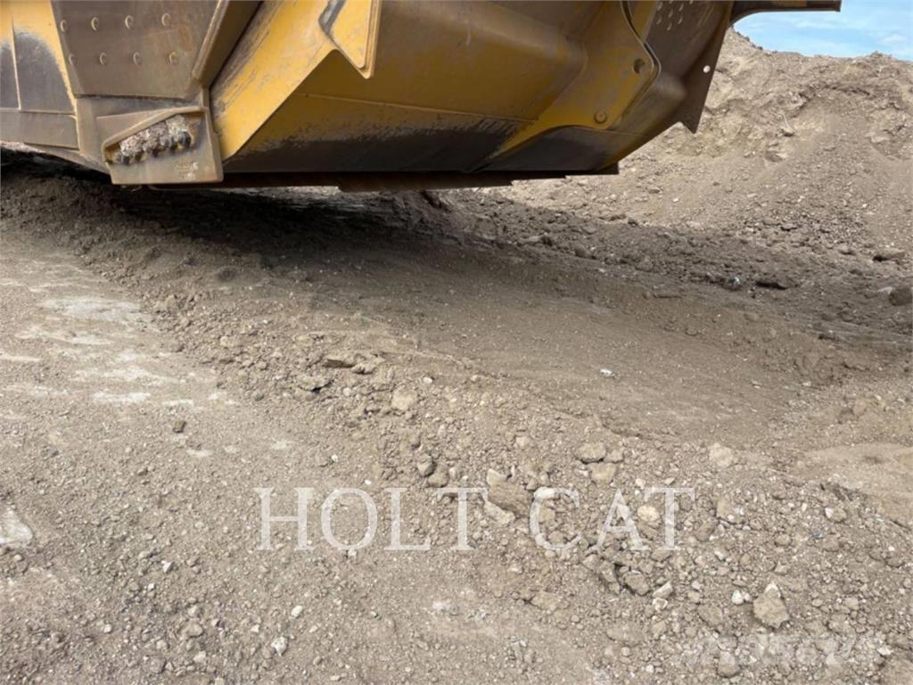 CAT 631 Földnyesők (szkréperek)