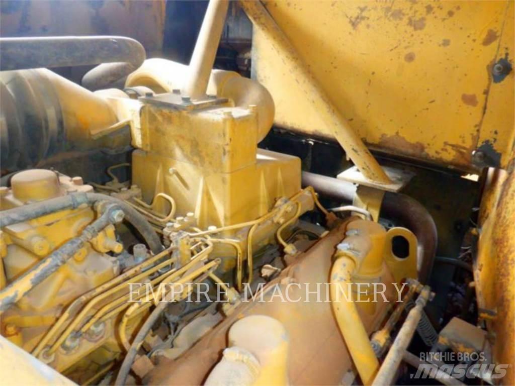 CAT 631D Földnyesők (szkréperek)