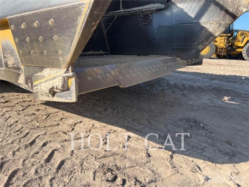 CAT 631K Földnyesők (szkréperek)