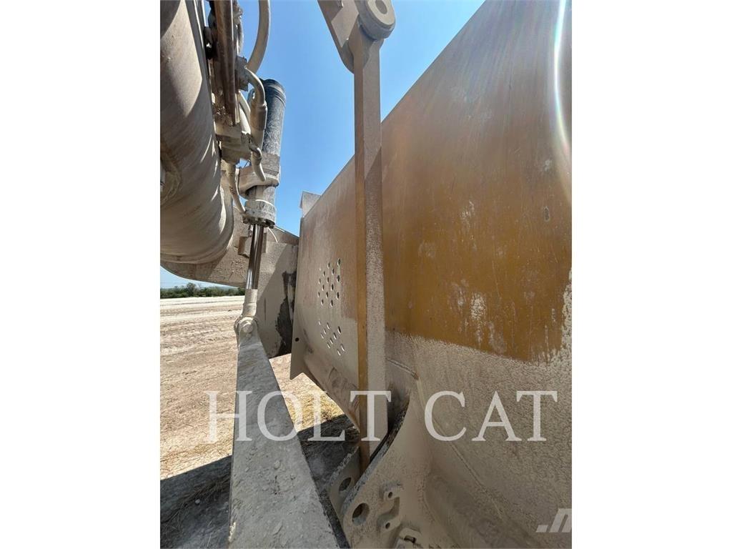 CAT 631K Földnyesők (szkréperek)