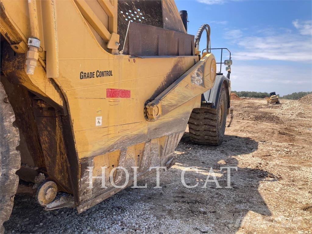 CAT 631K Földnyesők (szkréperek)