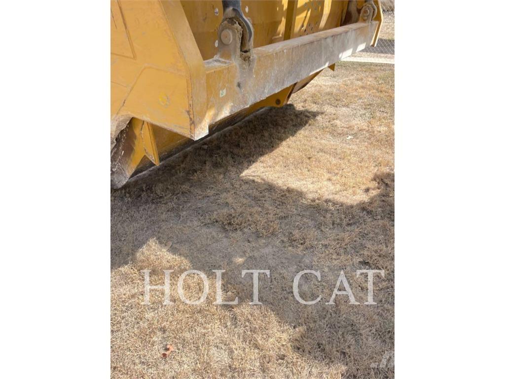 CAT 631K Földnyesők (szkréperek)