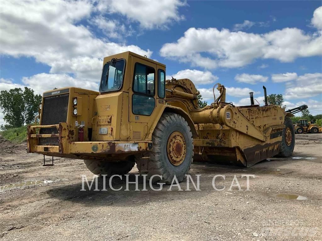 CAT 637E Földnyesők (szkréperek)