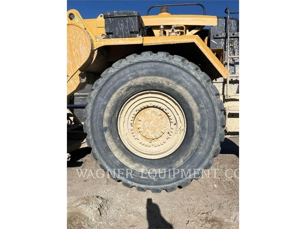 CAT 637K Földnyesők (szkréperek)