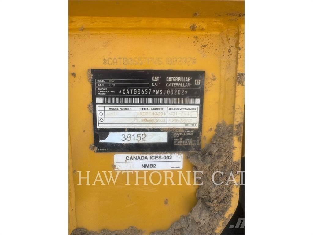 CAT 657 Földnyesők (szkréperek)