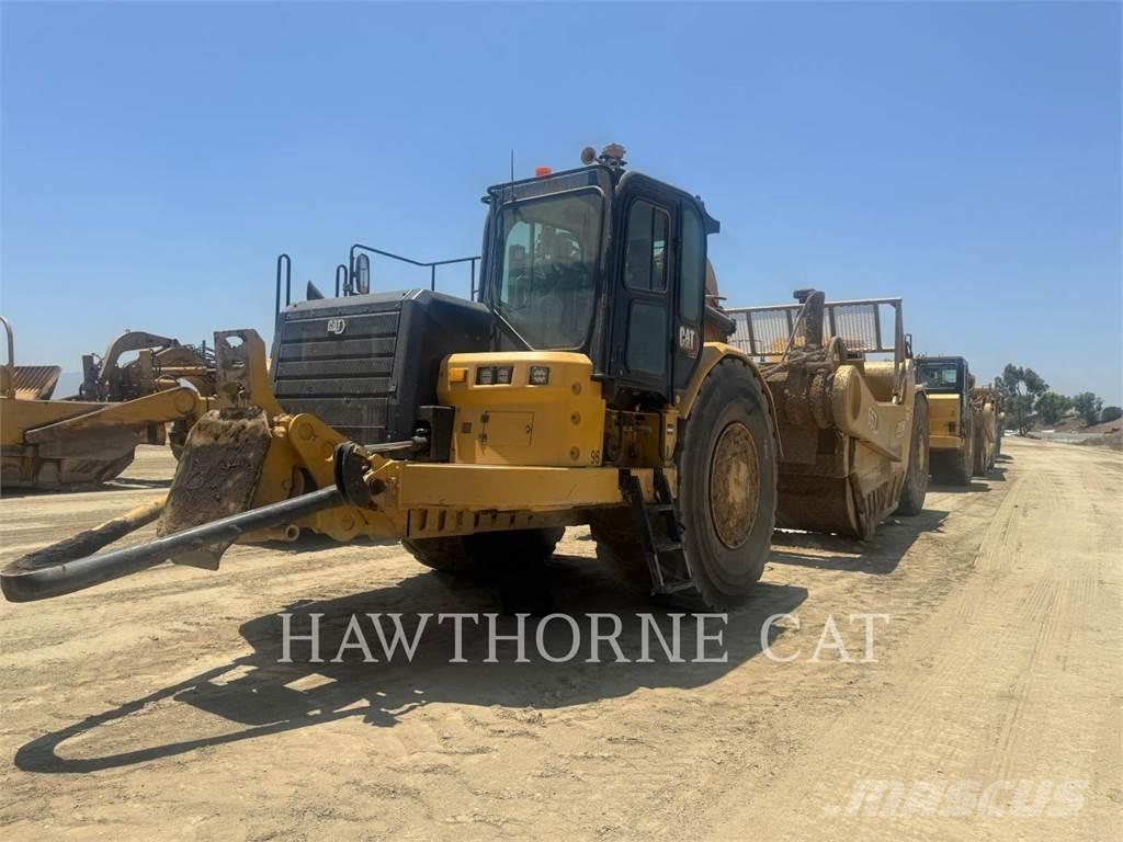 CAT 657 Földnyesők (szkréperek)