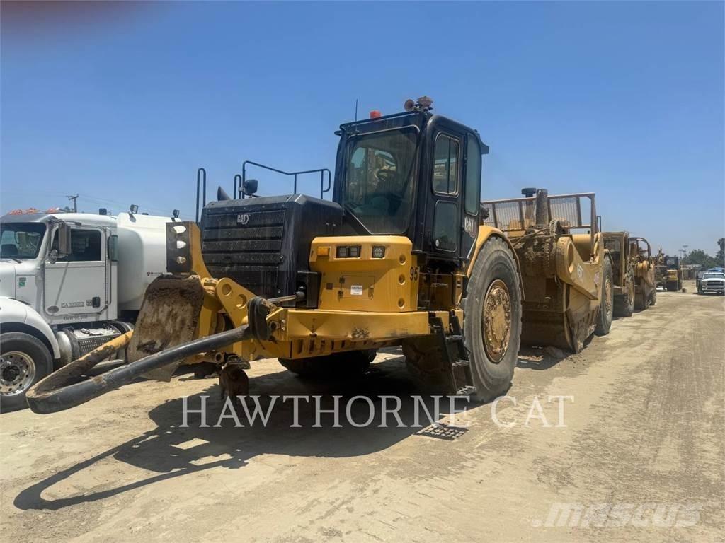 CAT 657 Földnyesők (szkréperek)