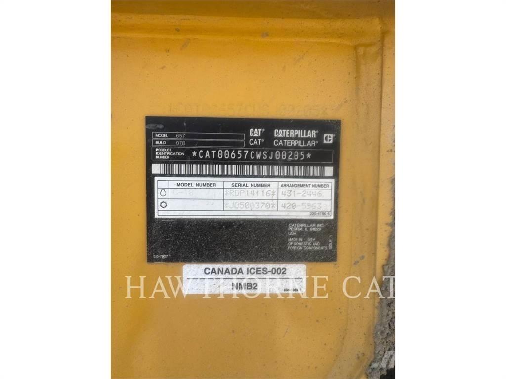 CAT 657 Földnyesők (szkréperek)