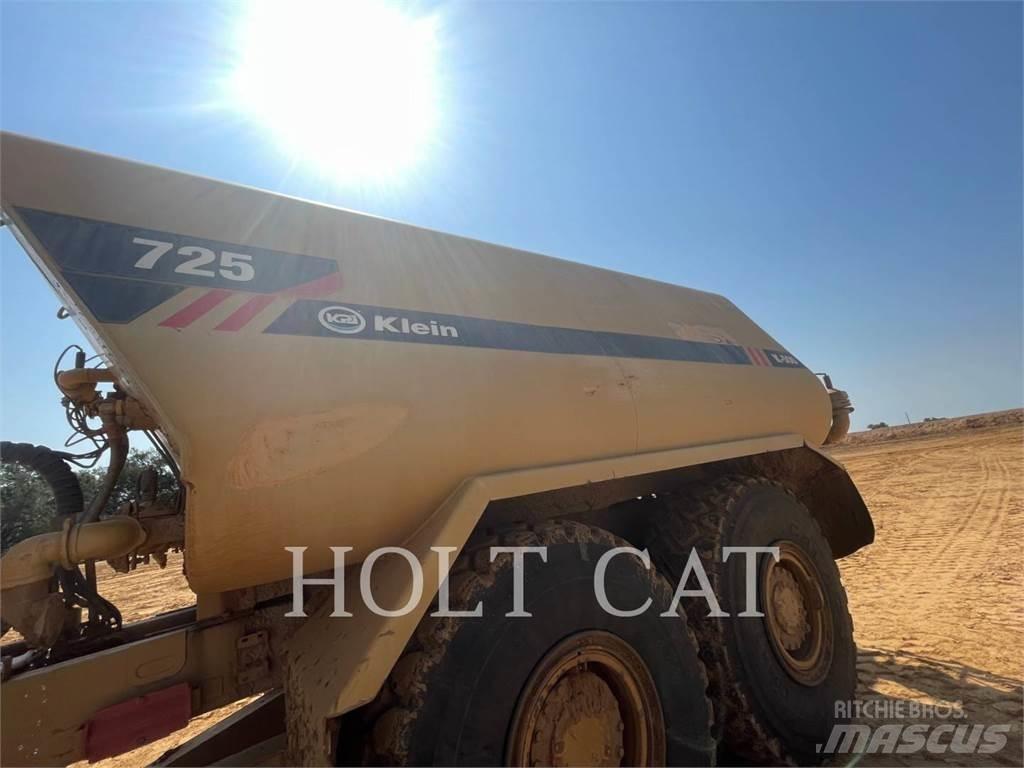 CAT 725 Csuklósdömperek