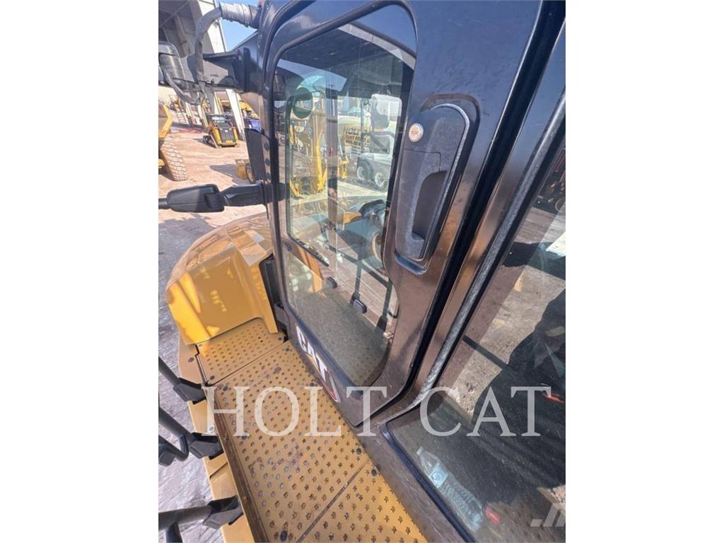 CAT 725 Csuklósdömperek