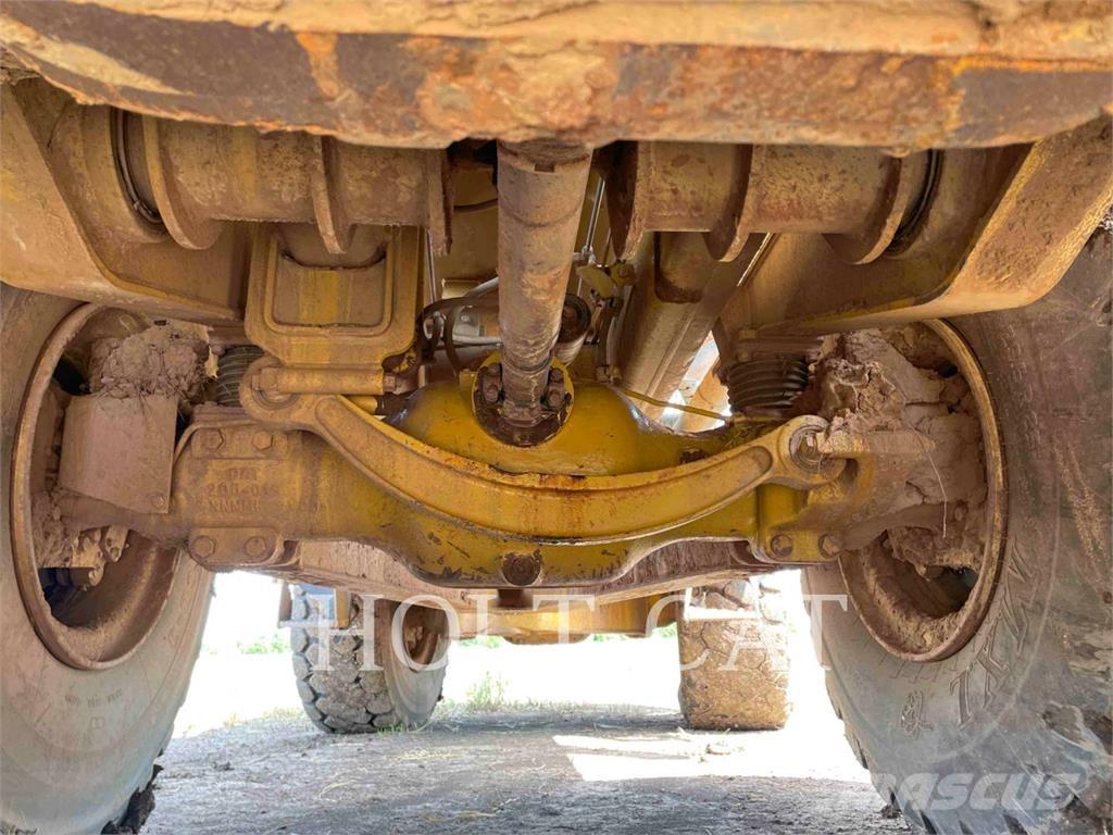 CAT 725 Csuklósdömperek