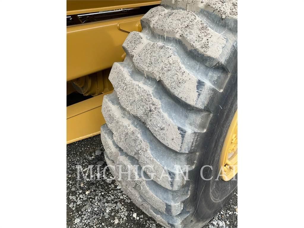 CAT 725 T Csuklósdömperek