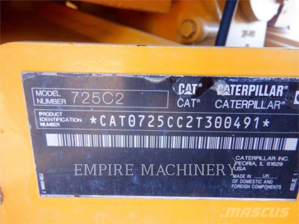 CAT 725C2 WT Vízszállító teherautók