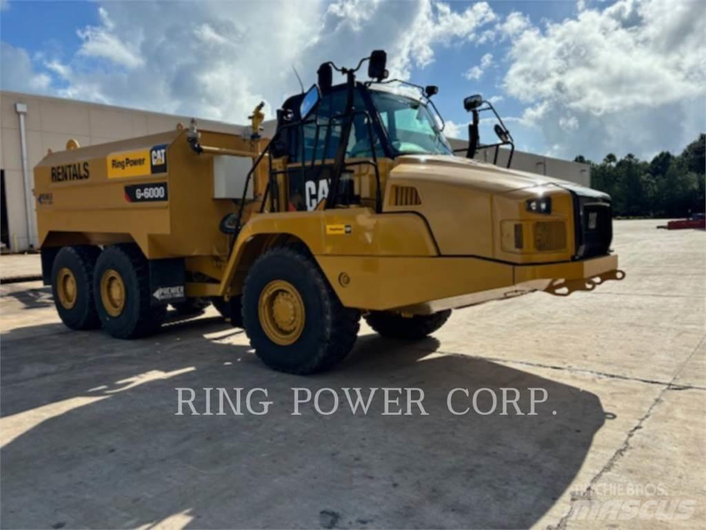 CAT 725CWW Tartályos teherautók