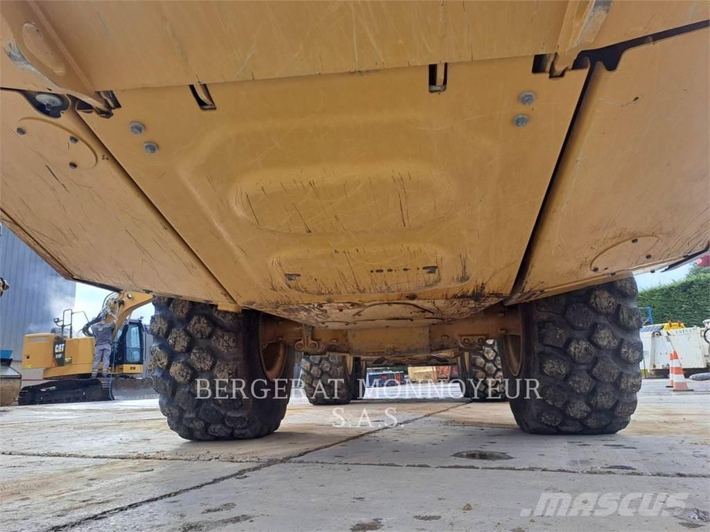 CAT 730 Csuklósdömperek
