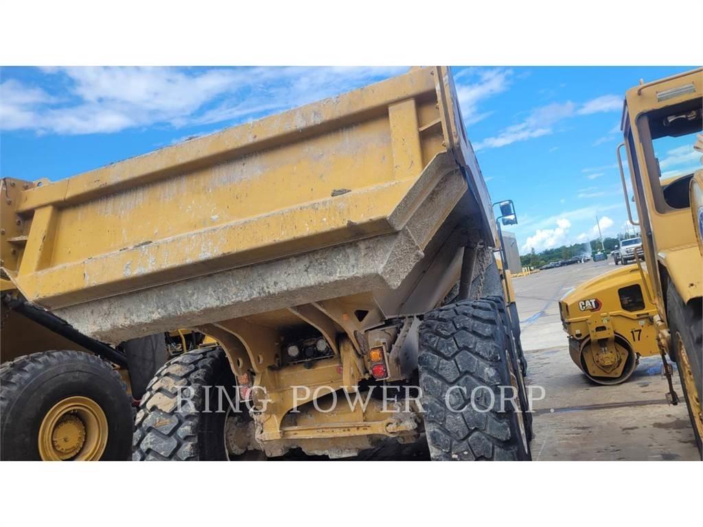 CAT 730WW Tartályos teherautók