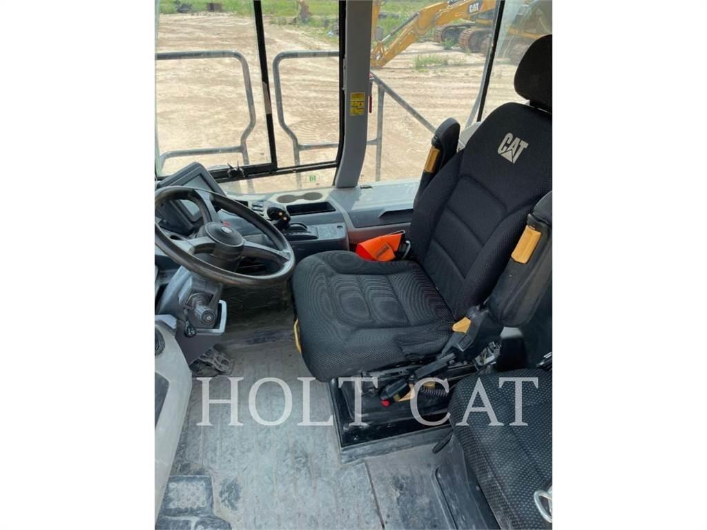 CAT 735 Csuklósdömperek